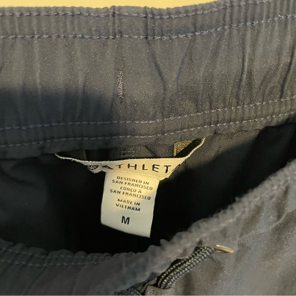 Athleta Midday Mid Rise Poplin Short in Navy Blue Size M - Picture 7 of 7